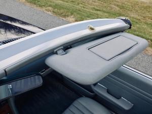 Mercedes-Benz 560 SL 1986 года  (NA)